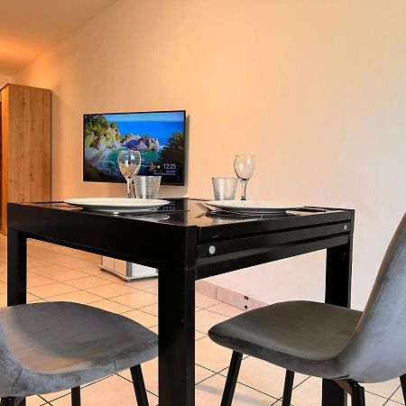 Le Ti Canbou - Studio - Pres De La Plage -By Sister Home Saint-Gilles Les Bains Exterior photo