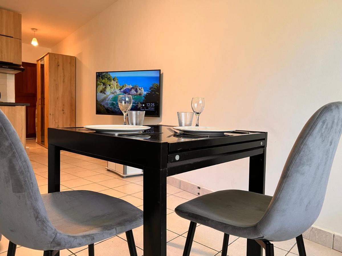 Le Ti Canbou - Studio - Pres De La Plage -By Sister Home Saint-Gilles Les Bains Exterior photo